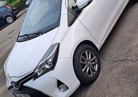 Toyota Yaris 1,33-l gut erhalten zu verkaufen