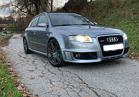 Audi RS4 4.2 quattro Avant - B7