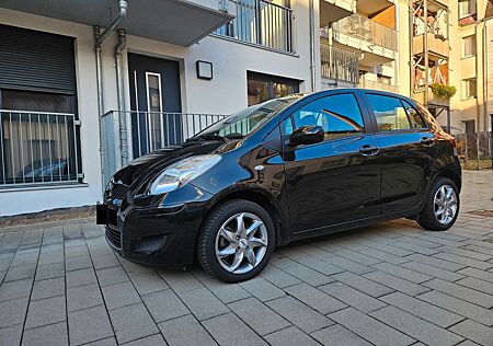 Toyota Yaris 1,0-l-VVT-Rentnerfahrzeug 1 Hand 65000 km