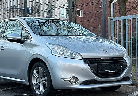 Peugeot 208 Allure Navi PDC LED
