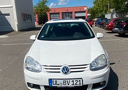 VW Golf Volkswagen V