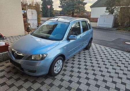 Mazda 2 , Neuer Tüv, AHK, gepflegt
