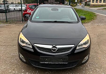 Opel Astra J Lim. 5-trg. Edition