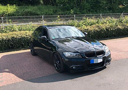 BMW 320i - M-Paket, Xenon, 8-fach Bereift, Shadow