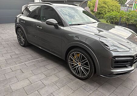 Porsche Cayenne GTS Vollausstattung, 2 Jahre Approved