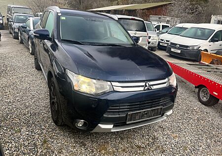 Mitsubishi Outlander 2.2 DI-D Invite 4WD/ 7 SITZE/ XENON