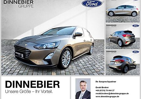Ford Focus Titanium ACC CAM NAVI TWA PDC GJR RFK