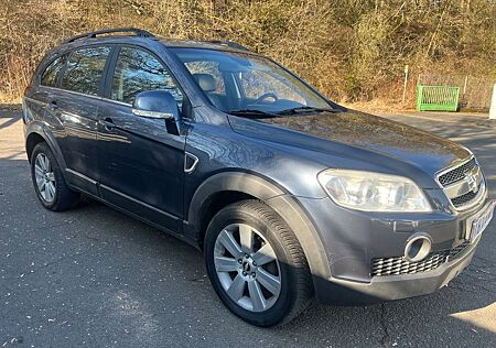 Chevrolet Captiva Captiva3.2 LT 4WD*Leder*7Sitzer*Autom.Tüv 03/27*