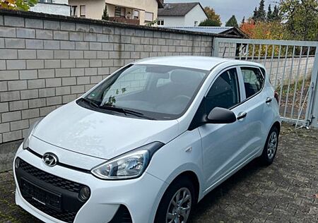 Hyundai i10 1.0 -Klima TÜV bis 10/2026