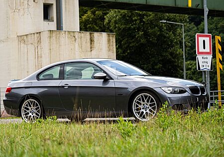 BMW 335i E 92 Coupé sehr gepflegt tüv