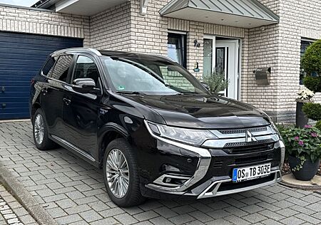 Mitsubishi Outlander 2.4 MIVEC PLUG-IN HYBRID 4WD Plus Plus