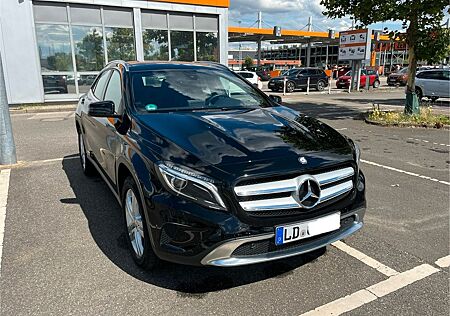 Mercedes-Benz GLA 180 + GRATIS Winterreifenset mit Alufelgen