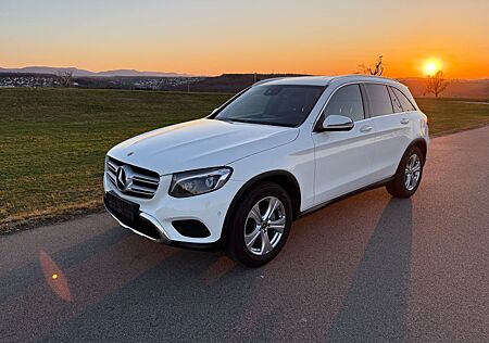 Mercedes-Benz GLC 220 4Matic AMG/AHK/STANDHEIZUNG/KEYLESS