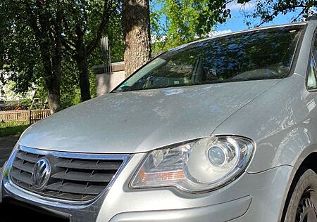VW Touran Volkswagen 2.0 TDI 103kW DPF -