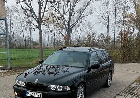 BMW 525i A Exclusive touring Exclusive