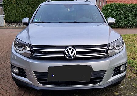 VW Tiguan Volkswagen 2.0 TDI DSG 4MOT BMo T LOUNGE Sport &...