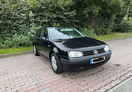 VW Golf Volkswagen 1.6 105PS Klima Airbag ZV WR SR