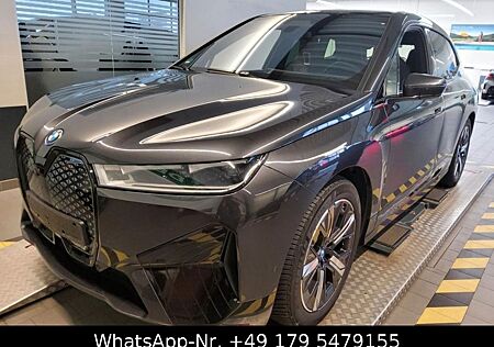 BMW iX xDrive50, Sportpaket, Panorama, 22*Alu,. Voll