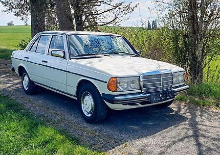 Mercedes-Benz 240