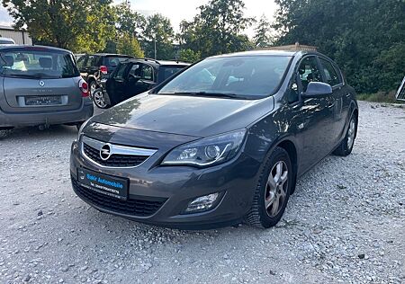 Opel Astra J Lim. 5-trg. Edition
