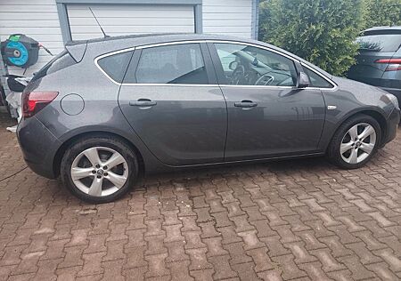Opel Astra J Lim. 5-trg. Sport