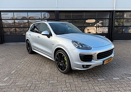 Porsche Cayenne S E-HYBRID PLATINUM EDITION