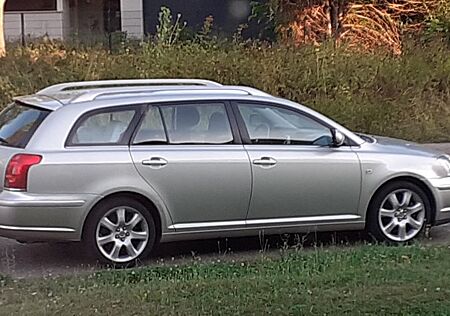 Toyota Avensis 2.0- Exec Autom (tierfrei,Nichtraucher)