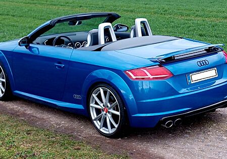 Audi TTS Roadster 2.0 TFSI quattro -