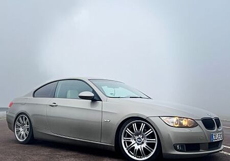 BMW 320i Coupé -