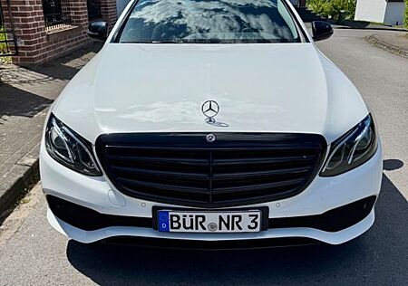 Mercedes-Benz E 220 E 220d T Model Sport Night Paket im Top Zustand!