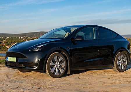 Tesla Model Y Long Range - Allradantrieb mit Dual...