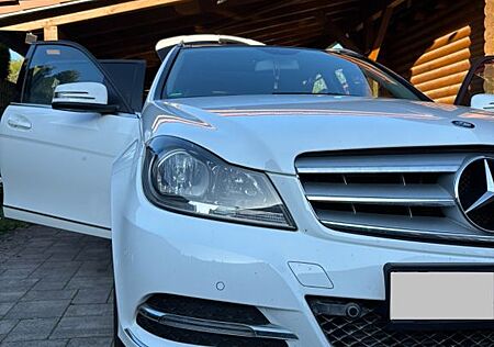Mercedes-Benz C 180 T AVANTGARDE