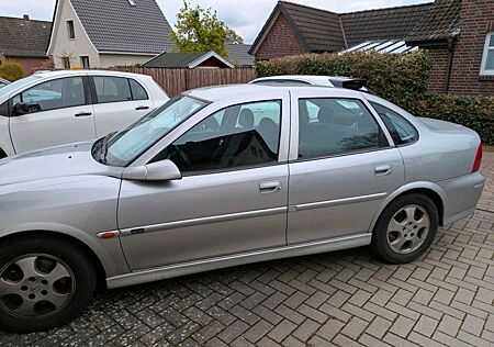 Opel Vectra 2.0 16V Edition 2000 Edition 2000