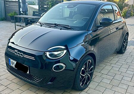 Fiat 500E Icon, 17 Zoll Alu Allwetterreifen