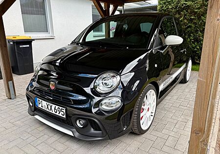 Abarth 695 1.4 T-Jet 16V Essesse Essesse