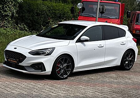 Ford Focus Lim. Aut. 2.3 * ST PERFORMANCE*LED*B&O*