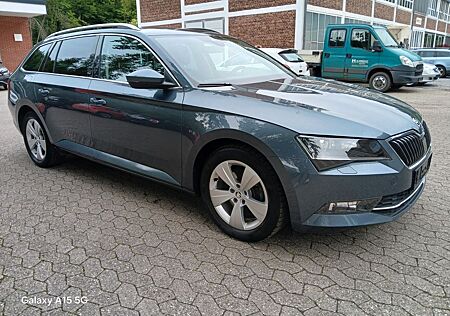 Skoda Superb Combi Style DSG Pano ACC Bi-Xenon 1.Hand