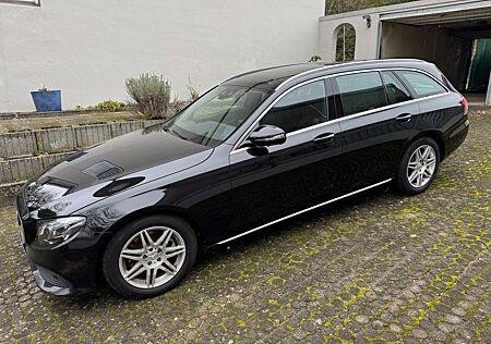 Mercedes-Benz E 300 d T Autom. - 1. Hand, Garantie bis 09/26