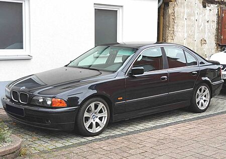 BMW 520i E39 2.0 Rostfrei Neuwertig Schalter Schwarz