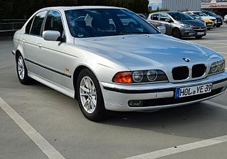 BMW 523i 5er e39 Limousine Youngtimer