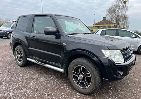 Mitsubishi Pajero 3.2 DI-D Inform TÜV 05/2027