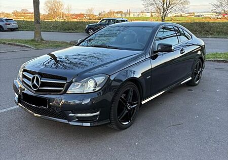 Mercedes-Benz C 180 BlueEFFICIENCY Coupé - AMG Line