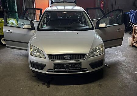 Ford Focus 1,6 Ti-VCT Titanium Titanium