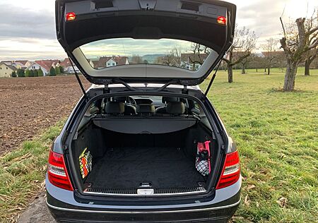 Mercedes-Benz C 220 CDI 4MATIC T AVANTGARDE Autom. AVANTGARDE