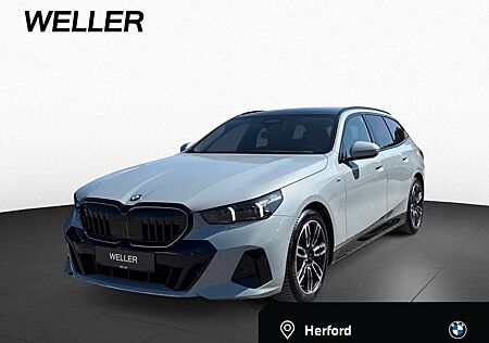 BMW 540d xDrive Tour MSport StHz AHK DrAssPr Pano