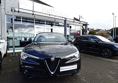 Alfa Romeo Stelvio Super Q4 - LUSSO/Navi/PDC v+h + Kamera