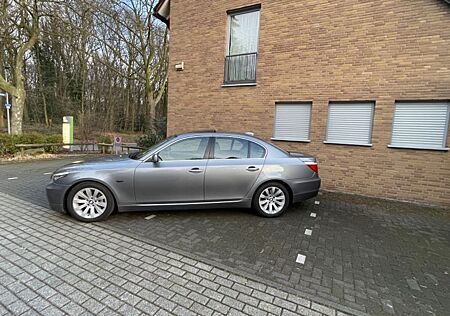 BMW 523i Automatik/2.Hand/Scheckheft/Leder/Head Up