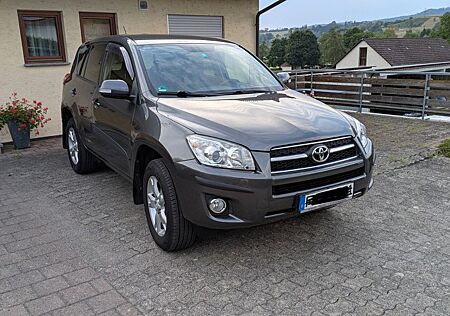 Toyota RAV4 4x4 | 2. Hand | AHK | Klimatronic| Tempomat