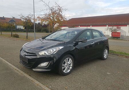 Hyundai i30 1.6 CRDi / 128 PS / 2014 / TÜV 07/2027