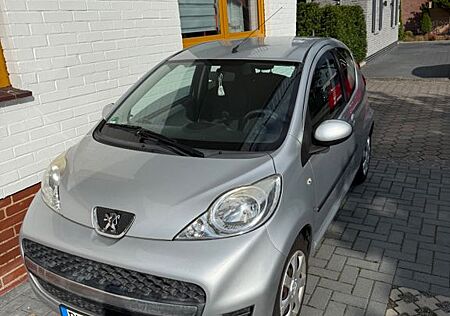 Peugeot 107 Black & Silver